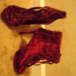 Burgdy heels